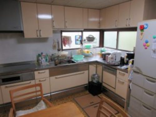 広々ダイニングキッチン。調理台も広くIH付。