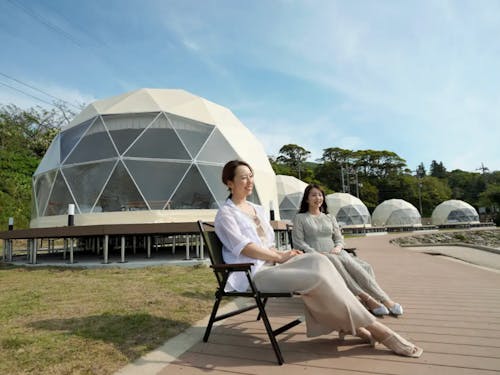 海辺のグランピング施設「TADAYOI」を運営