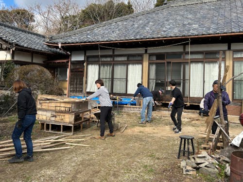 こちらも古民家DIY作業をしている写真です!