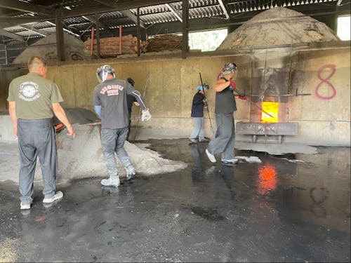 備長炭を作るお仕事の様子