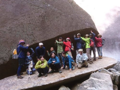 不思議な巨岩「パックン岩」