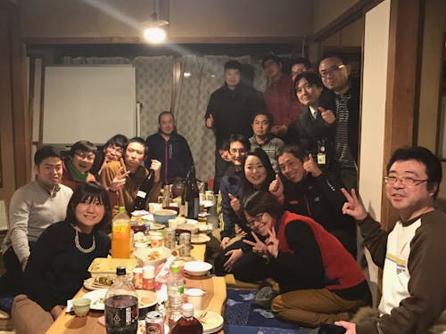 ある日の交流会。移住して友達もたくさんできました!