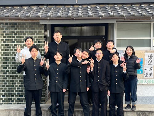 島ナビ隊としまなび舎の離島留学生(奈留高校生)