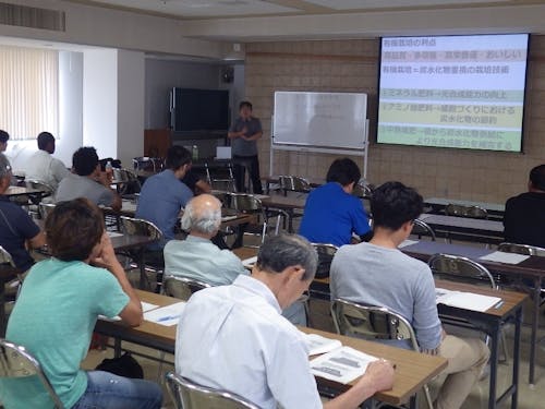 農業スクール座学研修で共通の栽培理論も学びます