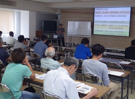農業スクール座学研修で共通の栽培理論も学びます