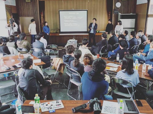 LAYERS HOOP YORIIのプレゼンの様子