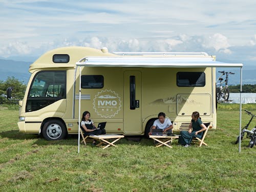 伊那市のワーケーション専用車両イブモ!