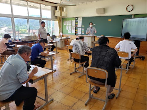 第1弾の生徒考案企画(中学校授業体験)の様子