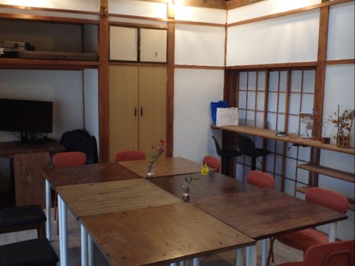 地域住民と一緒に修復した活動拠点