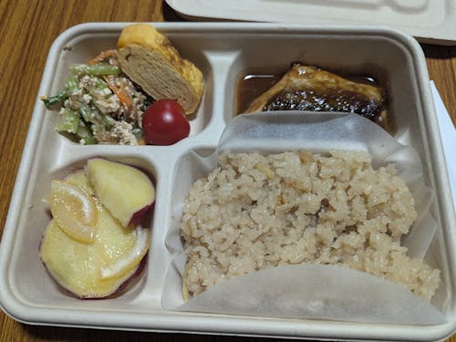 地元食材を使った大滝給食弁当