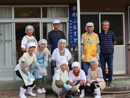 草もちづくりメンバー