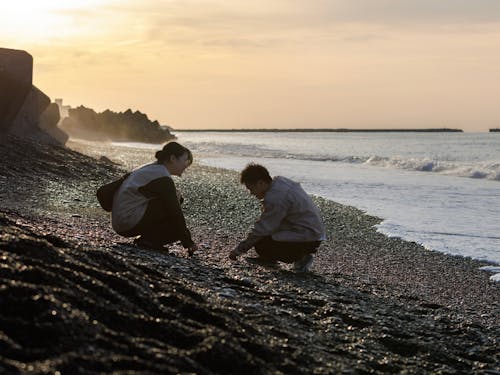 糸魚川の海岸には、ヒスイをはじめ珍しい石がたくさん。