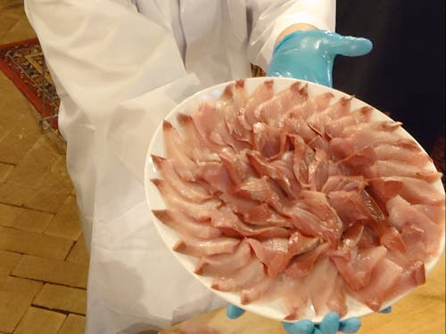 ブリ丸ごと一匹さばきます!!