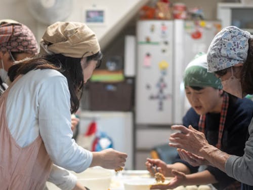 農家民泊ではみんなで一緒にごはんを作ります🍙
