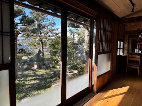 庭を眺められる日当たりの良い部屋など5部屋25名宿泊可能