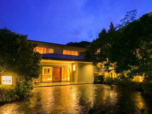 かぎやの外観 スーパームーディです!