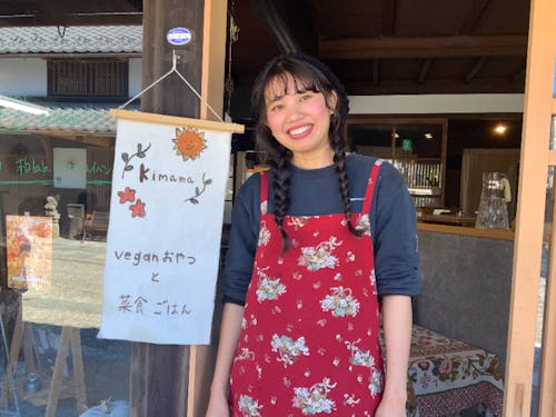 笑顔で迎えてくれる清水さん