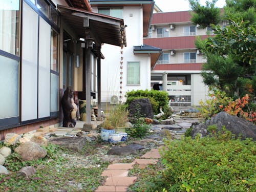 温泉ぐらしの家