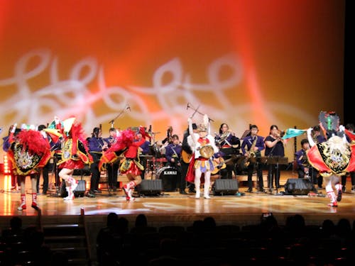 アーティストと高校生の共演