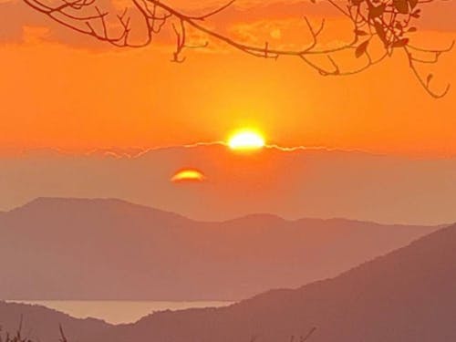 戸田地区の昇仙峰ではお雑煮接待があります