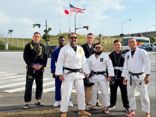 米軍基地で柔道のインストラクターもしていた。