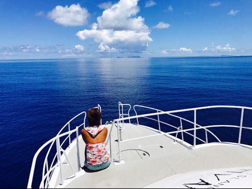 なにより豊かな自然が島の魅力!島の周りには青く透き通る海が広がっています
