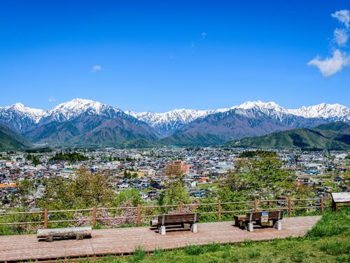 大町市街地のながめ。北アルプスが一望できます!