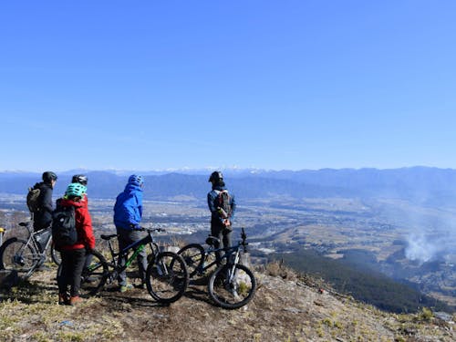 鳩吹山の山頂からマウンテンバイクで自然を満喫