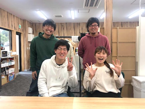 高田暮舎のスタッフは、全員で4名。震災後陸前高田の「キーパーソン」として活動した6名が理事となり、共に活動しています。