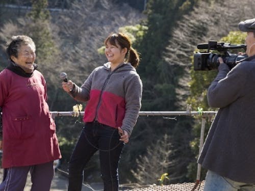 上勝を代表するローカルベンチャー「上勝開拓団」は映像やホームページの作成などをおこなっています。 メンバーは東京で身に着けたスキルを活かして上勝に根付いた生活を送っています。