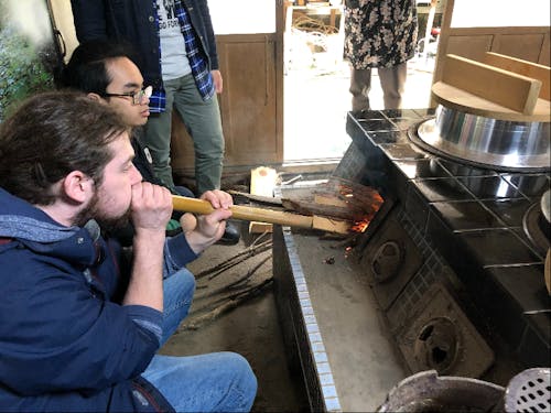 「おくどさん(かまど)」で炊飯体験