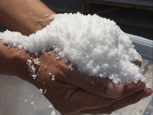 日本でも数少ない完全天日塩という製法で作られている塩