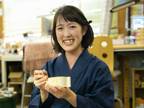 日本で唯一の国産位牌メーカー「株式会社 松谷佛具店」