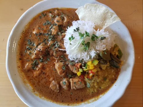 毎週月曜日に営業している「山のビリヤニ食堂」