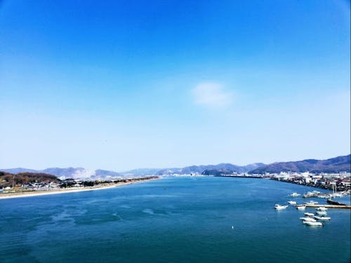 笠岡市に面する瀬戸内海の様子