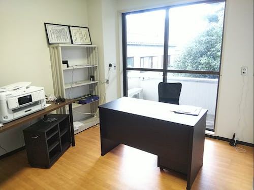 1番に入居した行政書士”マカセロ”の事務所