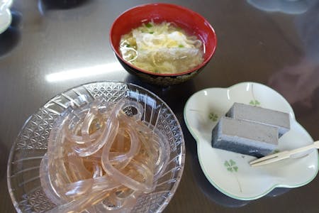 寒天の試食料理：生天、ごま天寄せ、寒天スープ（一例）