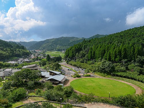 高取山公園の展望からの景色。円形の芝生広場はふれあい広場