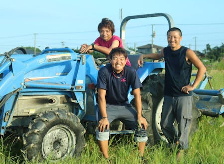 新富町では若手農家が起業家としてビジネスを立ち上げ、クラウドファンディングに挑戦する事例も生まれています。