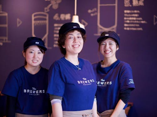 カフェのメンバー。素人集団でも地域に愛される場をつくりました