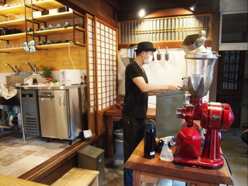 金川珈琲店店主の金川幸雄さん