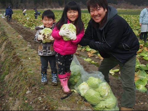 地域の子供たちの収穫体験等も行っています。