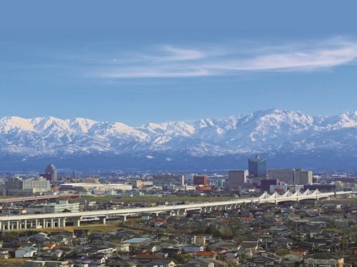 立山連峰を望んで生活