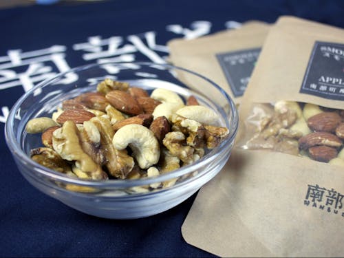 南部どきの看板商品 無塩スモークナッツ