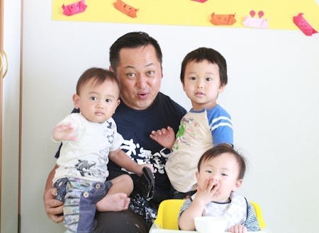 赤ちゃんを育てたい 子育てサポートトップ事業所がある町に住んでみませんか 移住スカウトサービス Smout スマウト 赤ちゃんを育てたい 子育てサポートトップ事業所がある町に住んでみませんか 移住スカウトサービス Smout スマウト