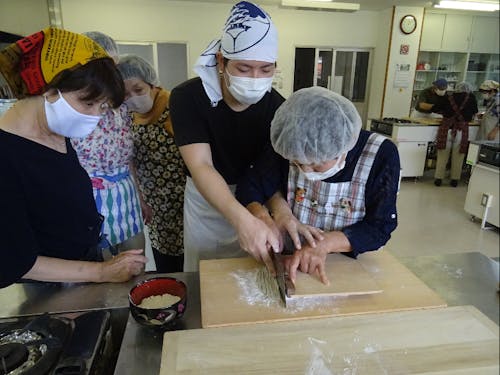 手打ちそば体験はその場で食べれます