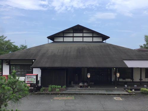 かや山の家の外装です。