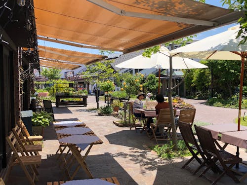 ガーデンカフェのテラス席