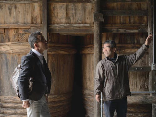 木桶の醤油蔵を訪ねて(蔵人・藤井さん)