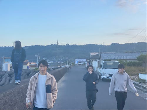 歩いて3分で海です。